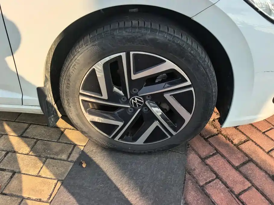 Volkswagen Sagitar — миниатюра 6