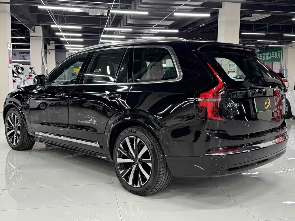Volvo XC90 PHEV — миниатюра 6