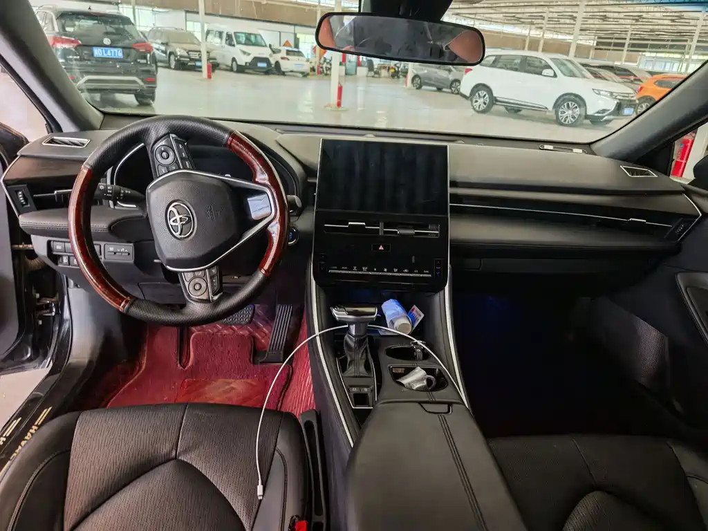 Toyota Avalon — миниатюра 8