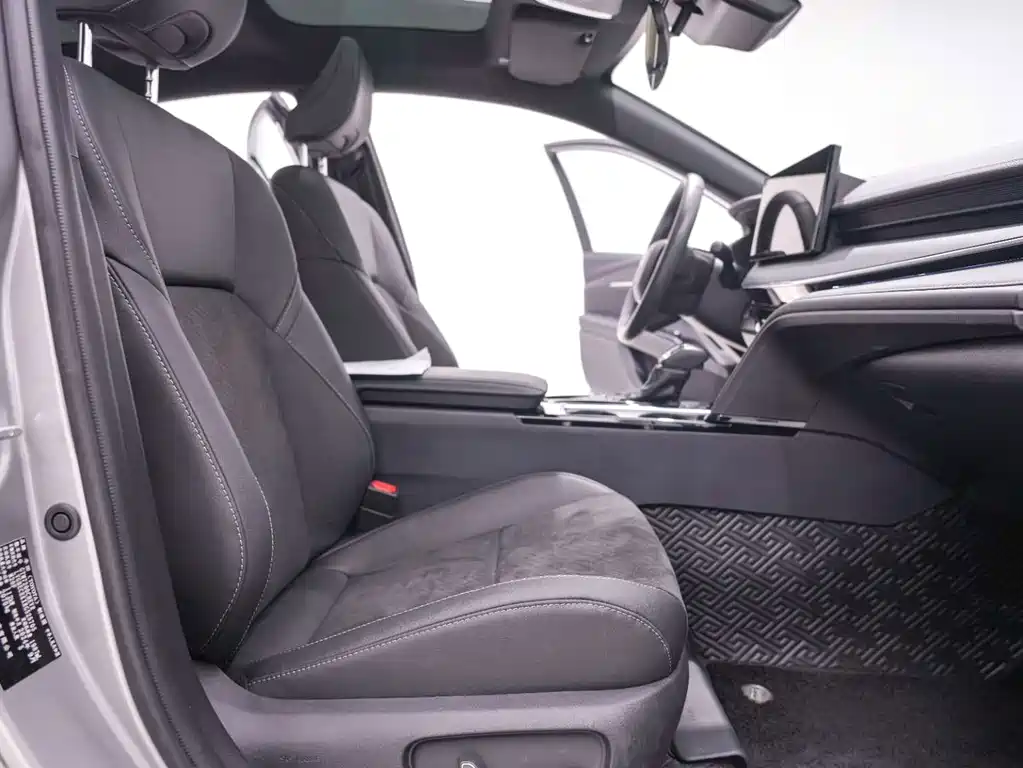 Toyota Camry — миниатюра 25