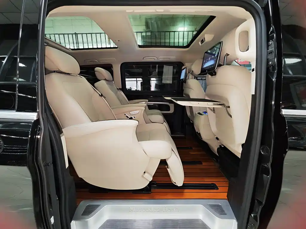 Mercedes-Benz V-Class V 2018 V 260 L Luxury Long Wheelbase VI