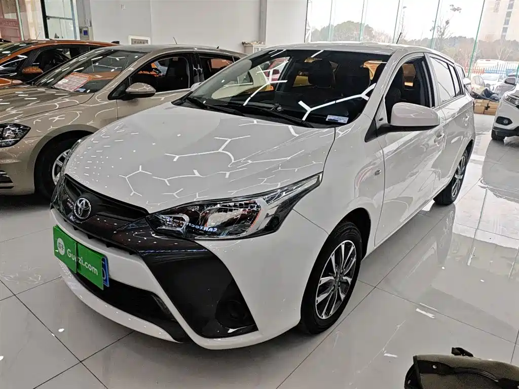 Toyota Yaris L 2022