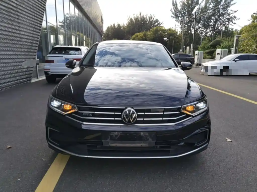Volkswagen Magotan PHEV — миниатюра 3