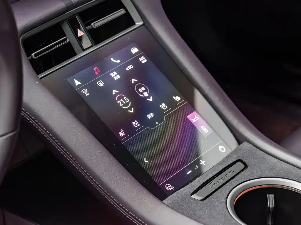 Porsche Taycan — миниатюра 25