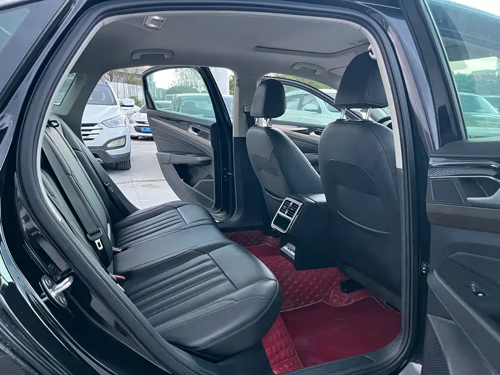 Volkswagen Passat — миниатюра 10