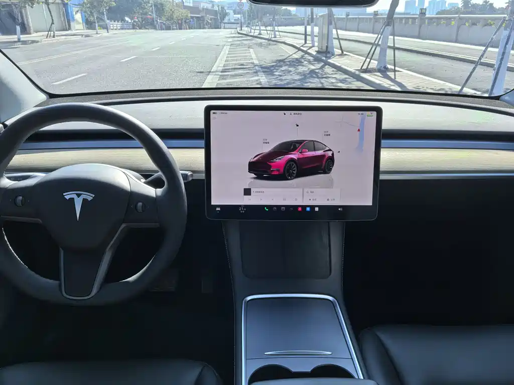 TESLA MODEL Y