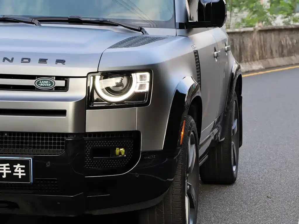 Land Rover Defender — миниатюра 7