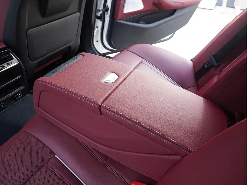 BMW 5 Series — миниатюра 20