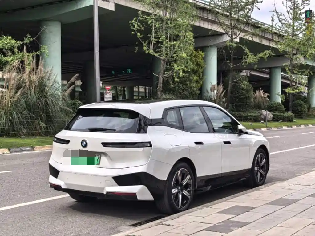 BMW iX 2022 xDrive40