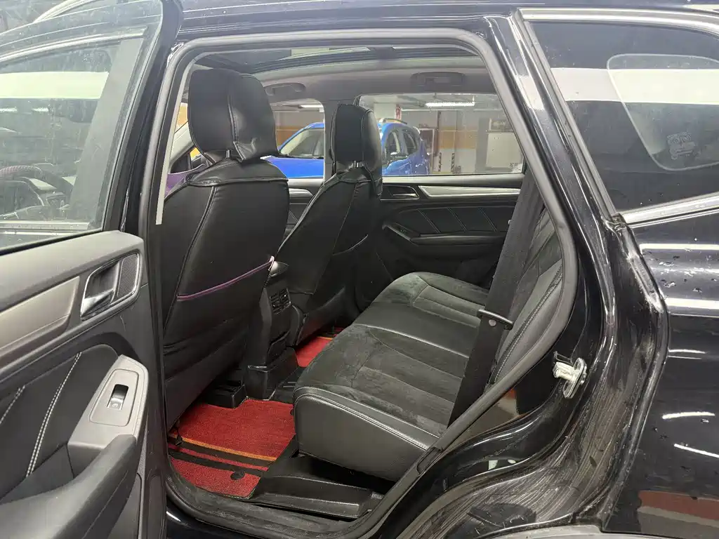 ROEWE RX5 NEW ENERGY