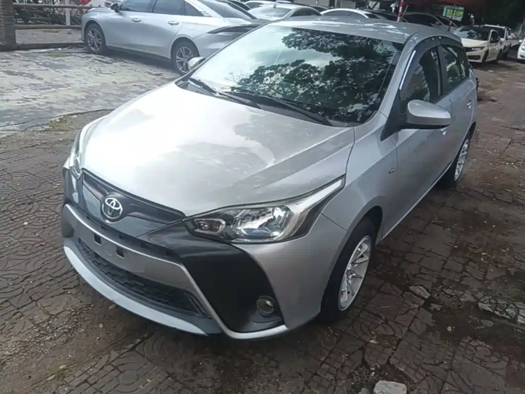 Toyota Yaris L — миниатюра 2