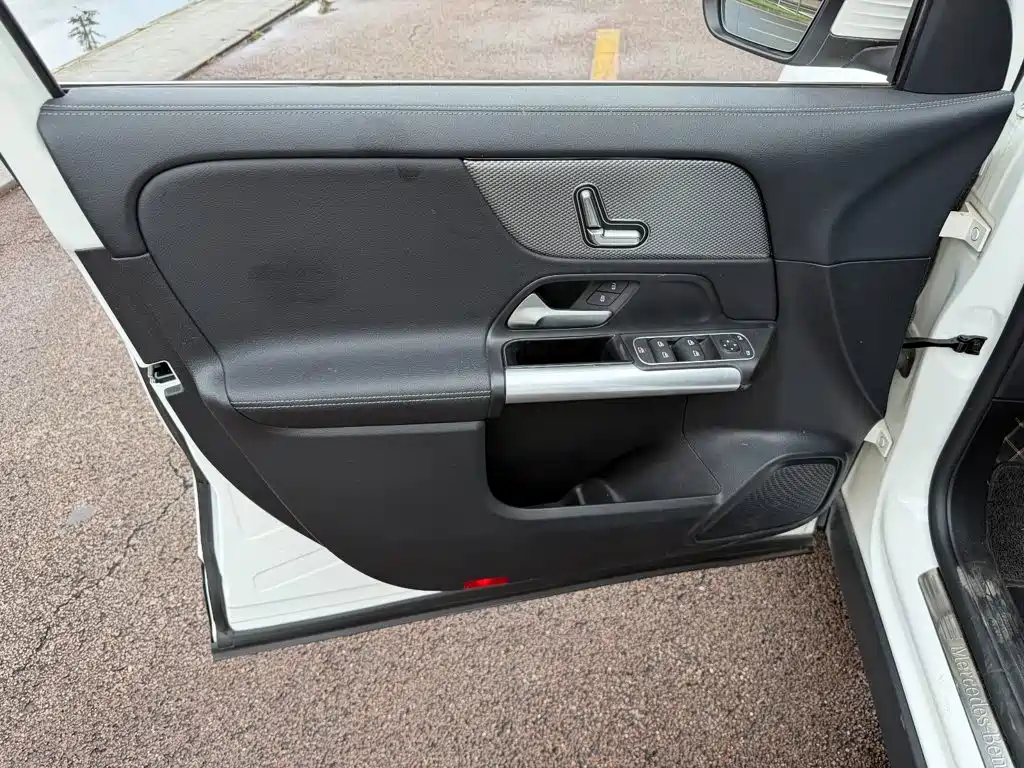 Mercedes-Benz GLA — миниатюра 6