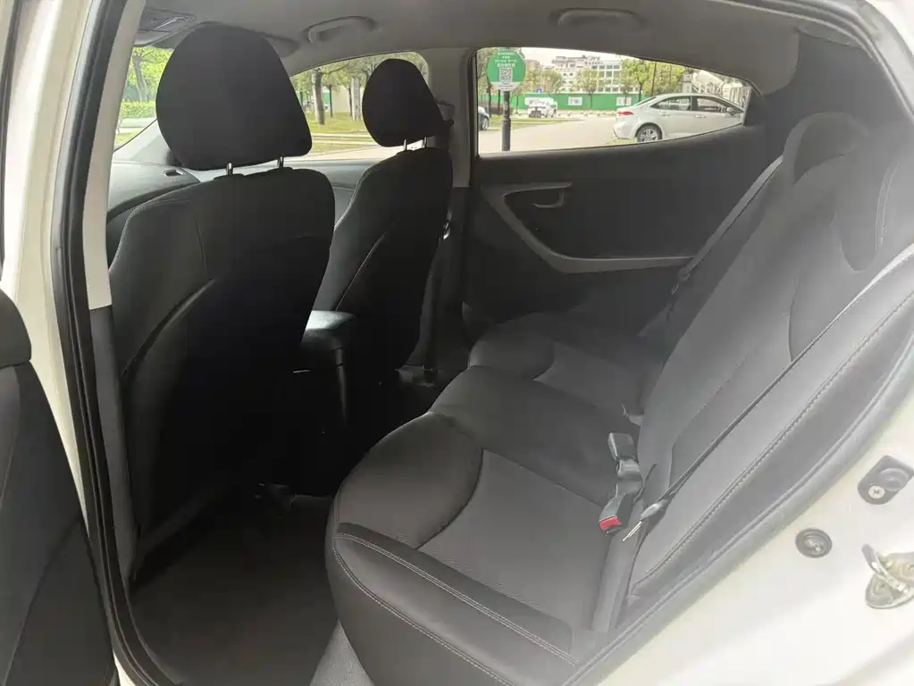Hyundai Elantra Langdong — миниатюра 7