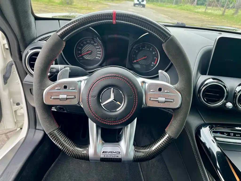 Mercedes-Benz AMG GT — миниатюра 9