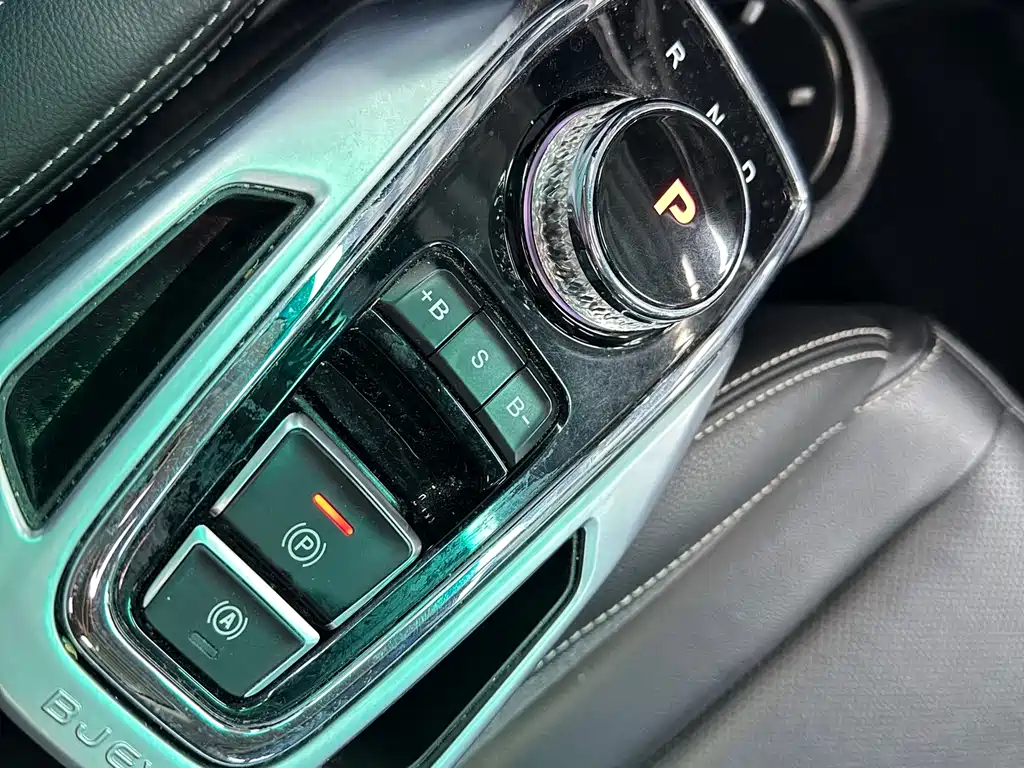 BAIC EX3 — миниатюра 14