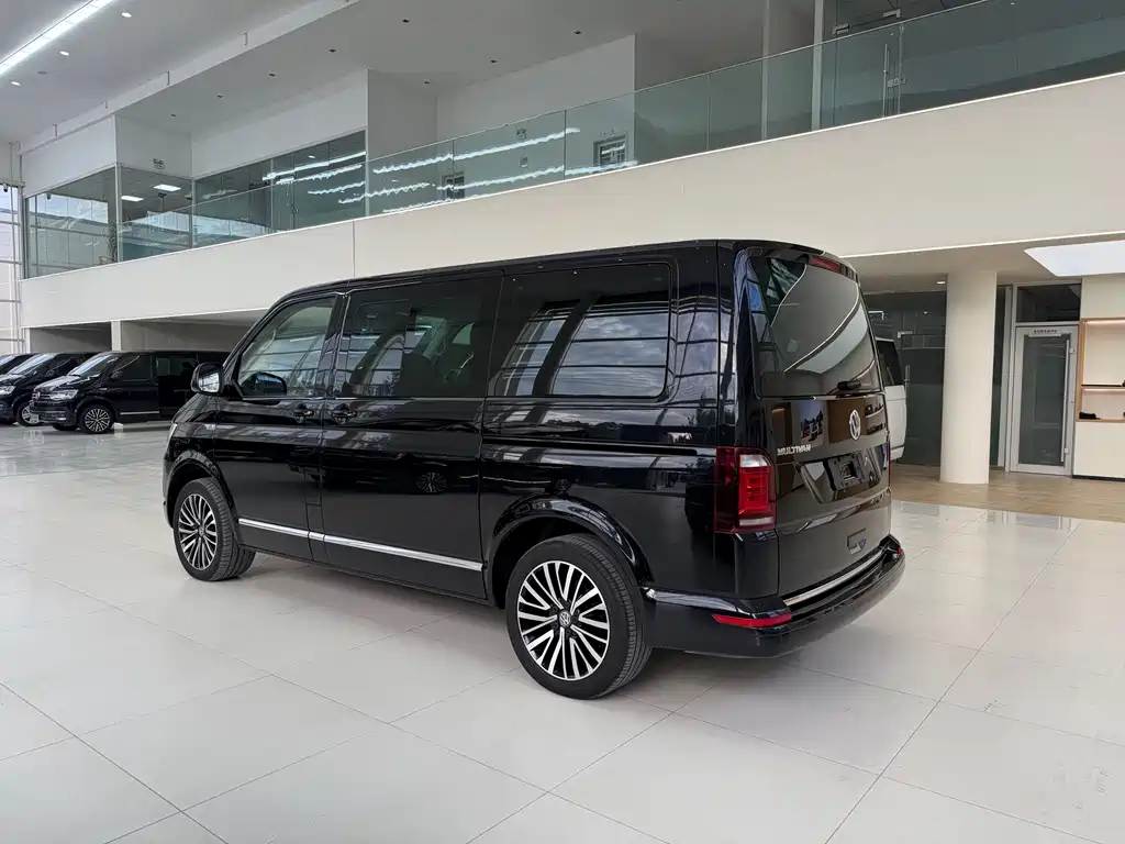 Volkswagen Multivan — миниатюра 5