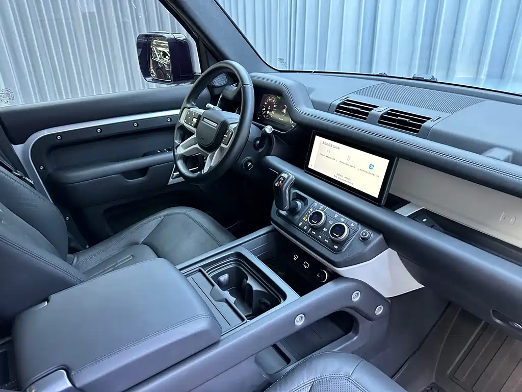 Land Rover Defender — миниатюра 20