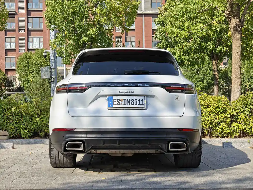Porsche Cayenne — миниатюра 16