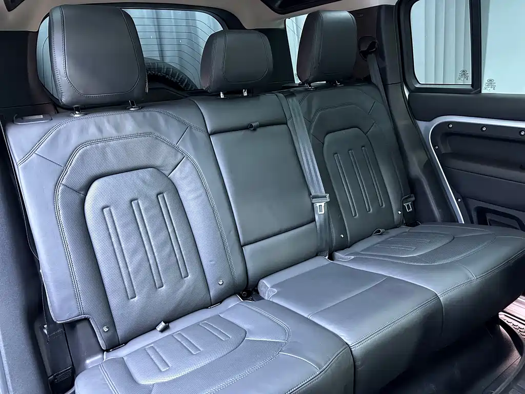 Land Rover Defender — миниатюра 25