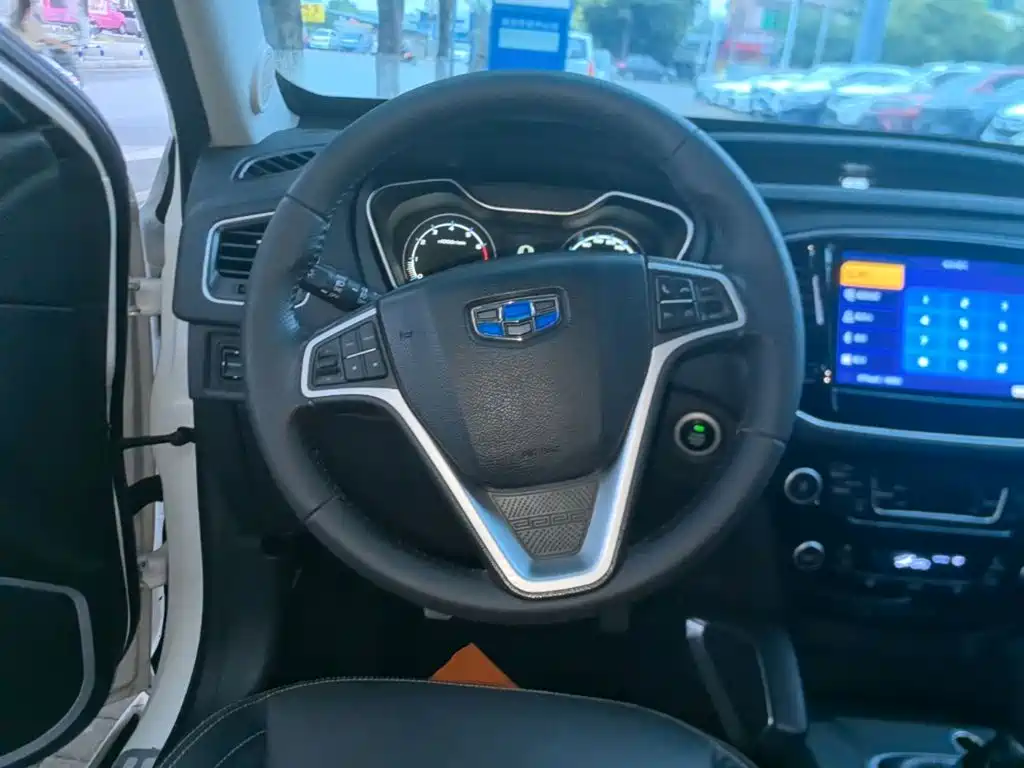 Geely Vision X6 — миниатюра 11