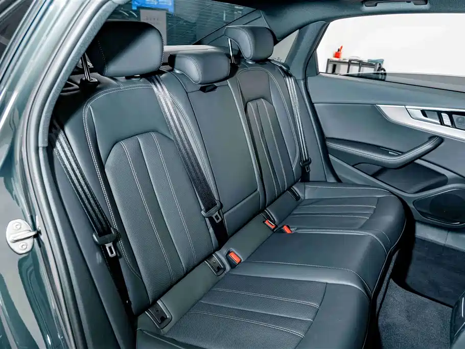 Audi A4L — миниатюра 21