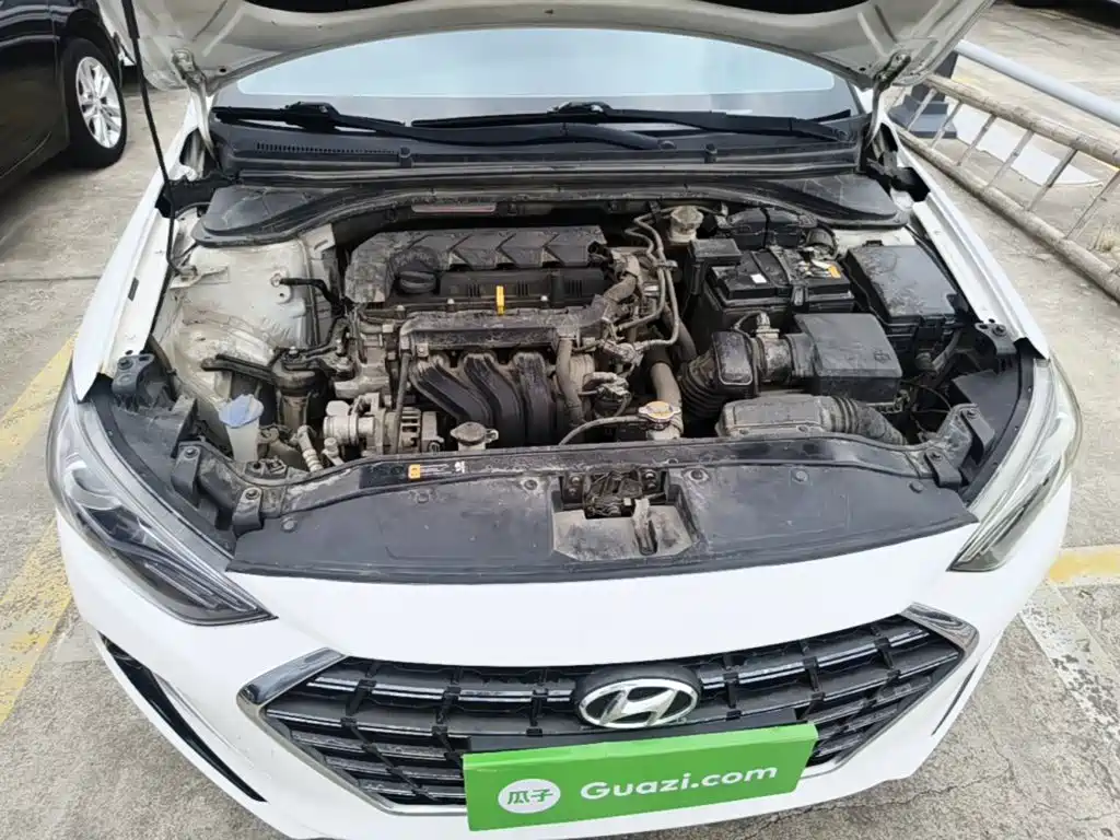 Hyundai Elantra — миниатюра 16