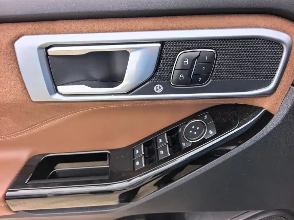 Ford Explorer — миниатюра 9