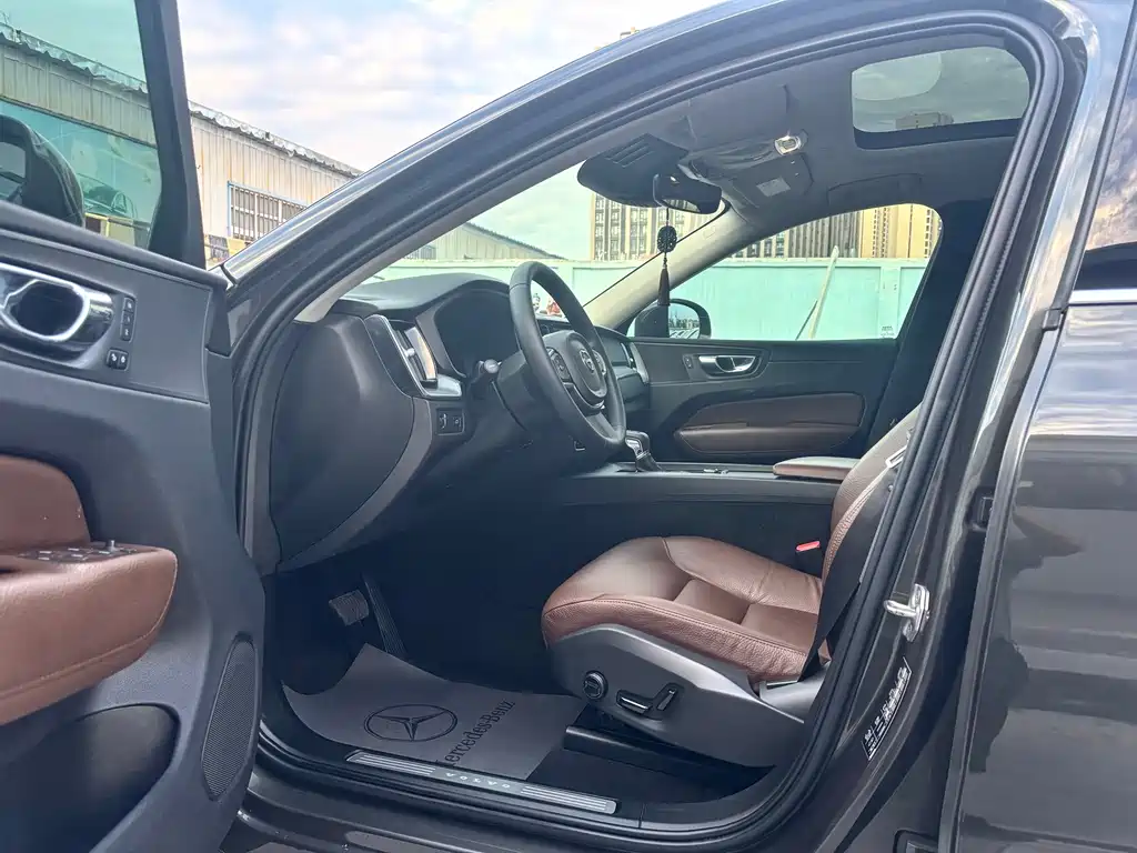 Volvo XC60 — миниатюра 8