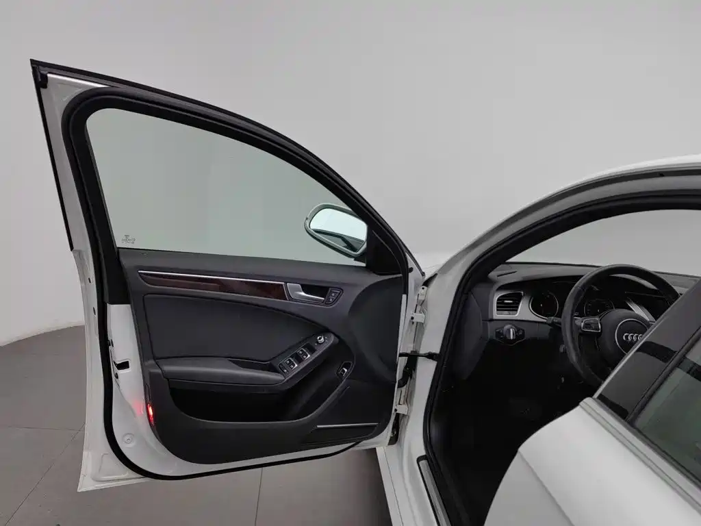 Audi A4L — миниатюра 8