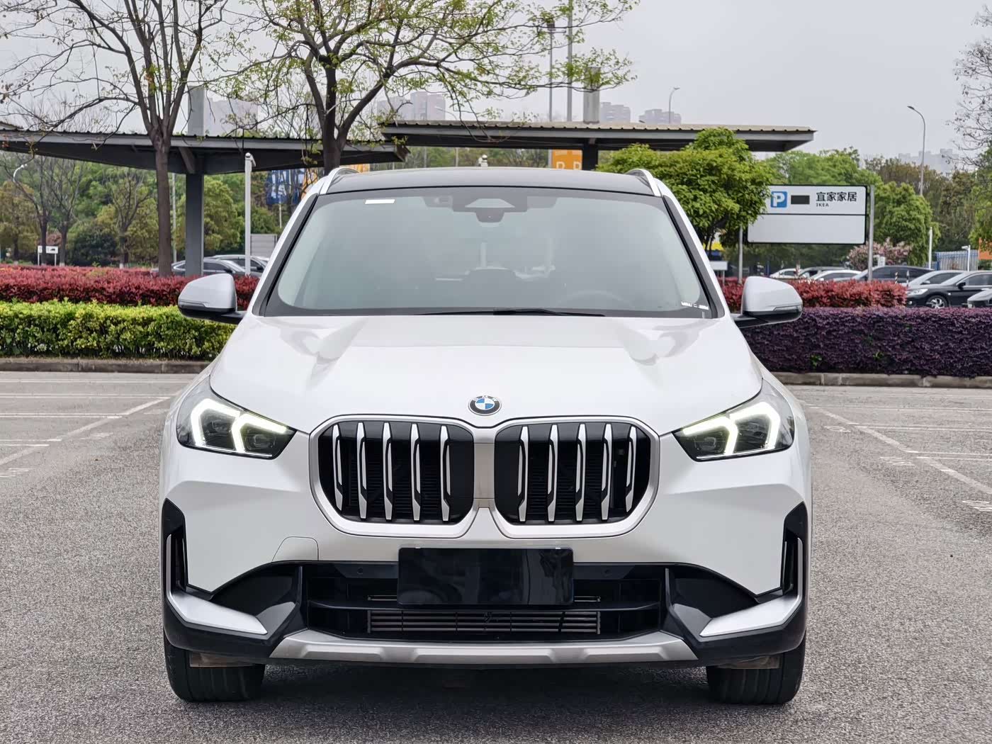 BMW X1 1.5 л 2023 г. Белый, пробег 28000 км