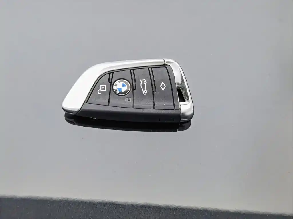 BMW 5 Series — миниатюра 19