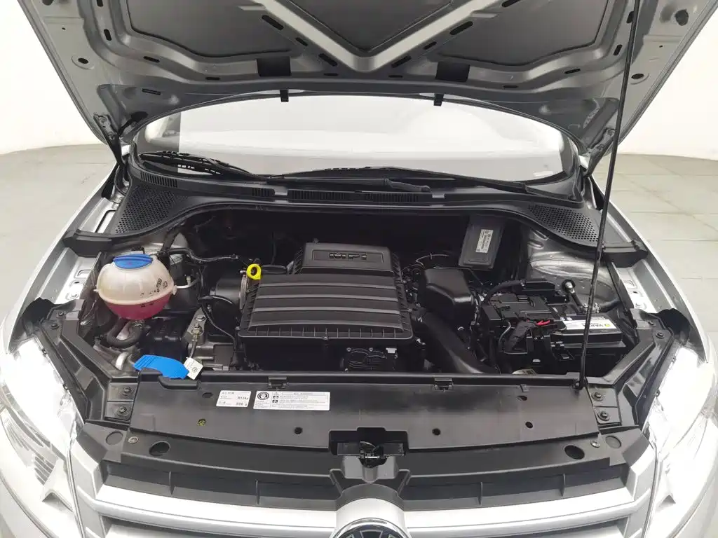 Volkswagen Santana — миниатюра 6