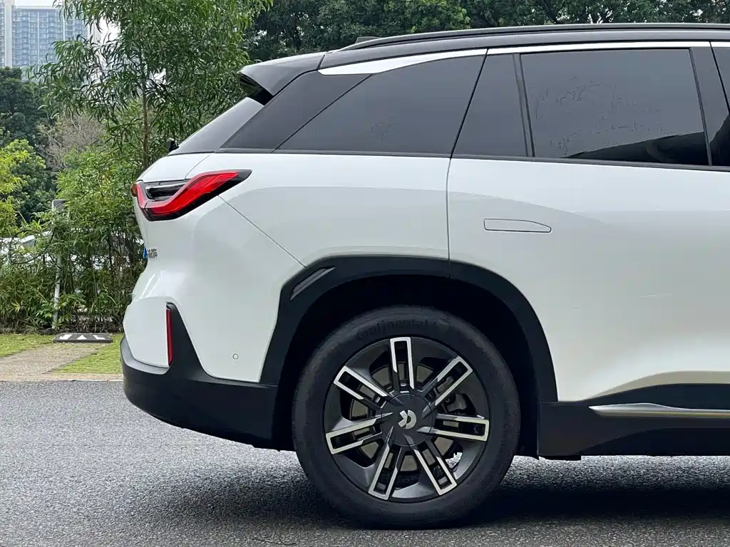 NIO ES6 — миниатюра 25