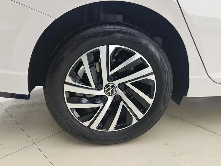 Volkswagen Lavida — миниатюра 6