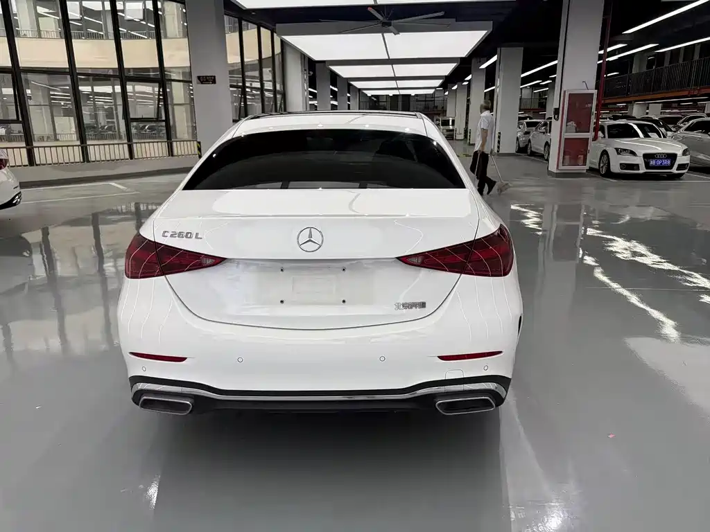 Mercedes-Benz C-Class — миниатюра 14