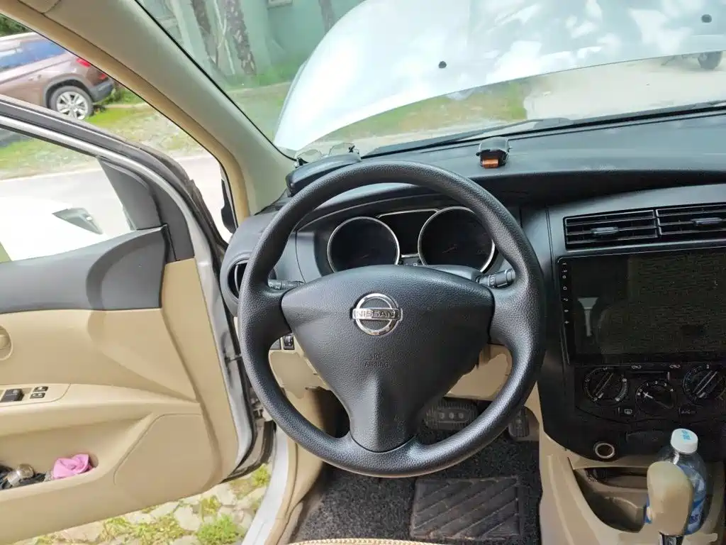 Nissan Livina — миниатюра 3