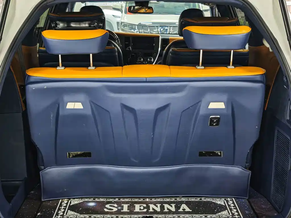 Toyota Sienna — миниатюра 11