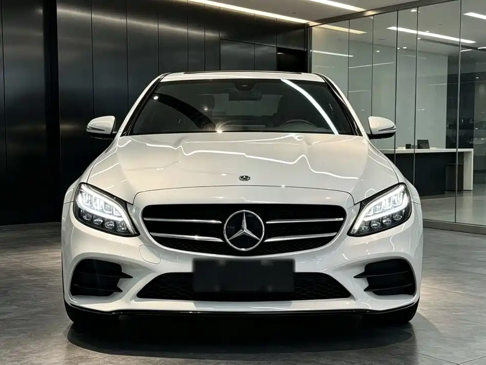 Mercedes-Benz C-Class — миниатюра 2