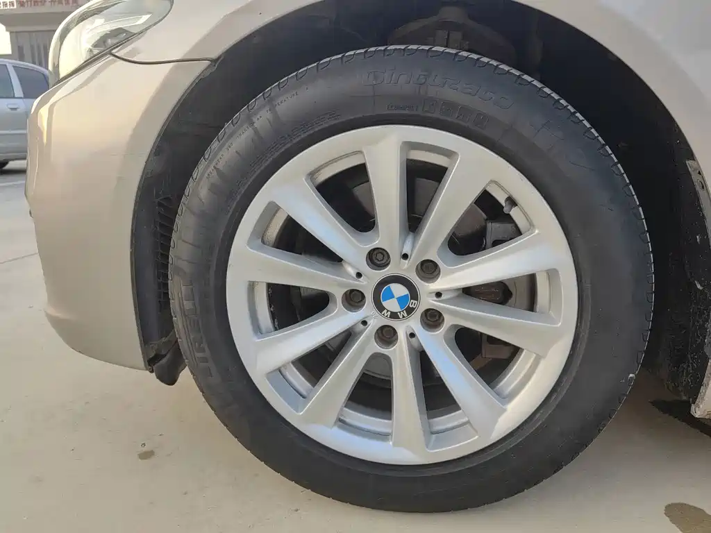 BMW 5 Series — миниатюра 15