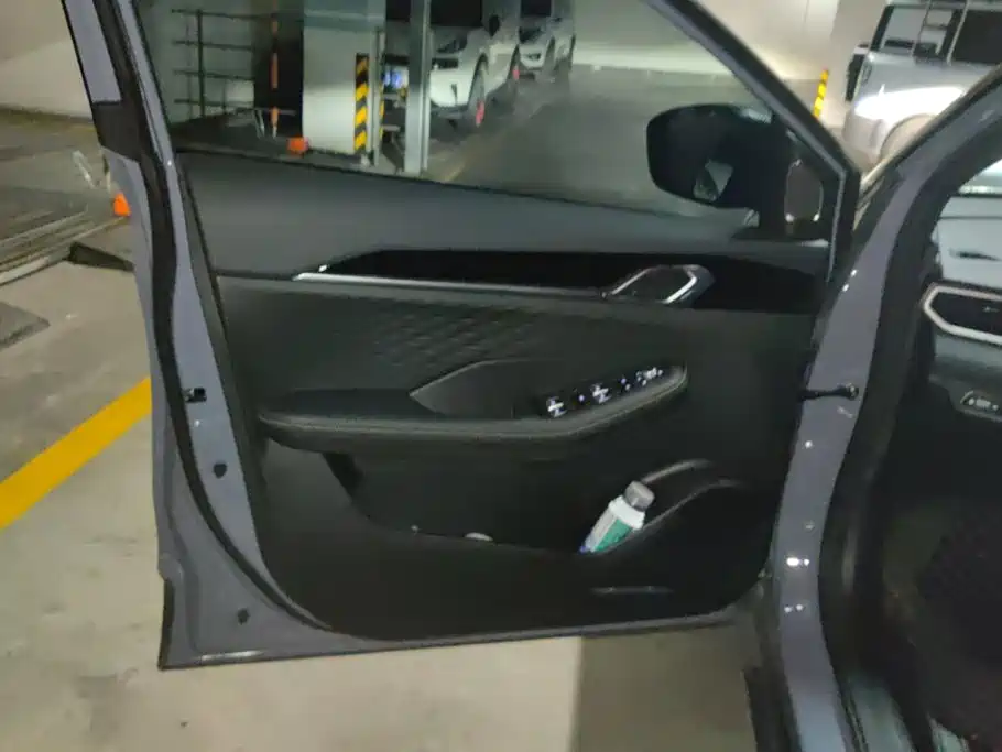 Geely Binyue — миниатюра 7
