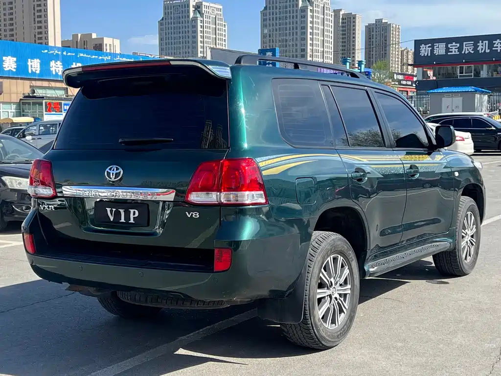 Toyota Land Cruiser 2010 4.0L AT VX