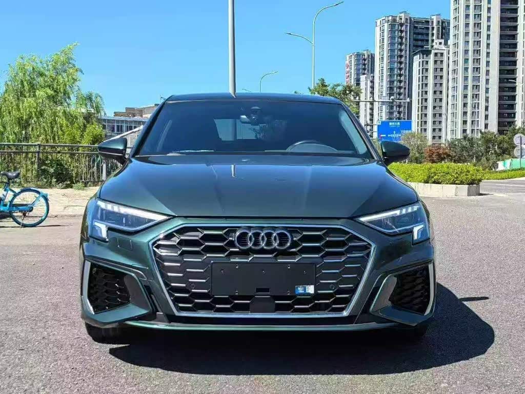 Audi A3 1.4 л 2023 г. Зелёный, пробег 49600 км