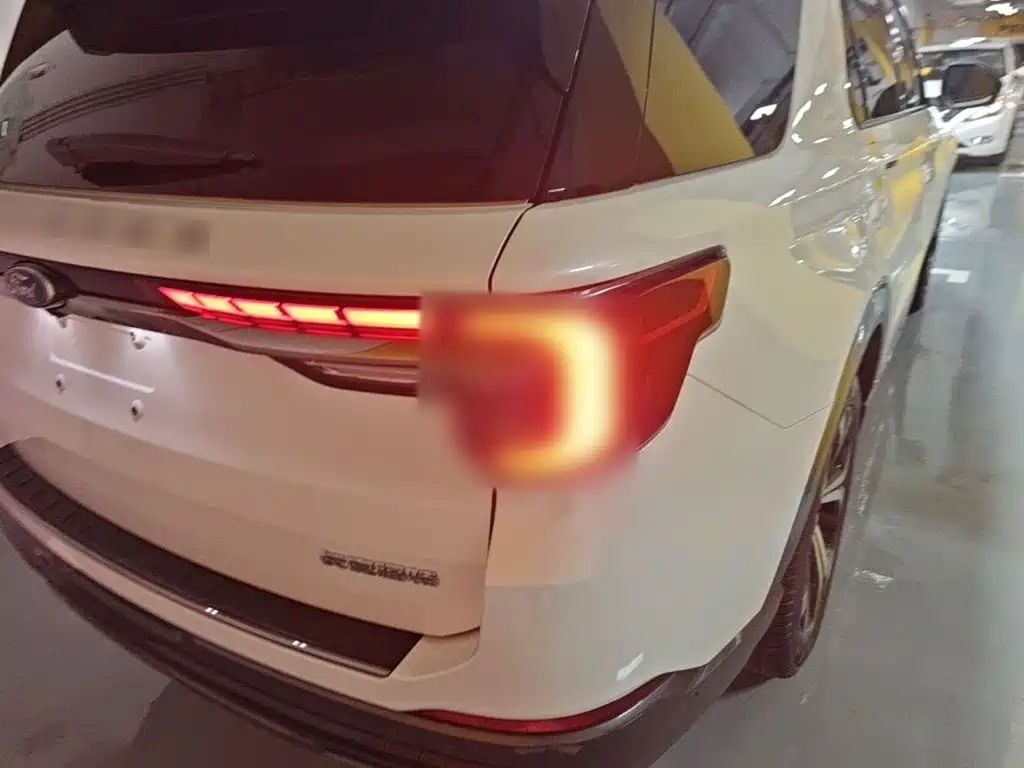 Ford Explorer — миниатюра 8