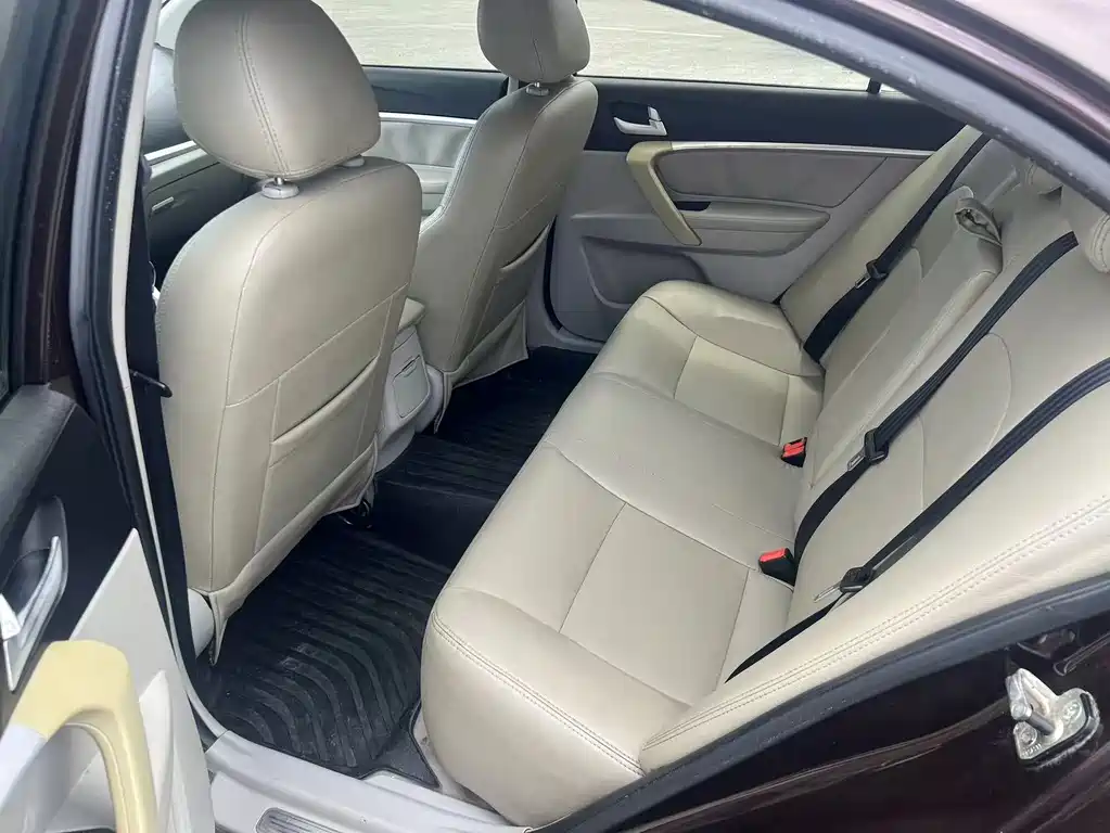 Geely Emgrand 2015 1.5L MT