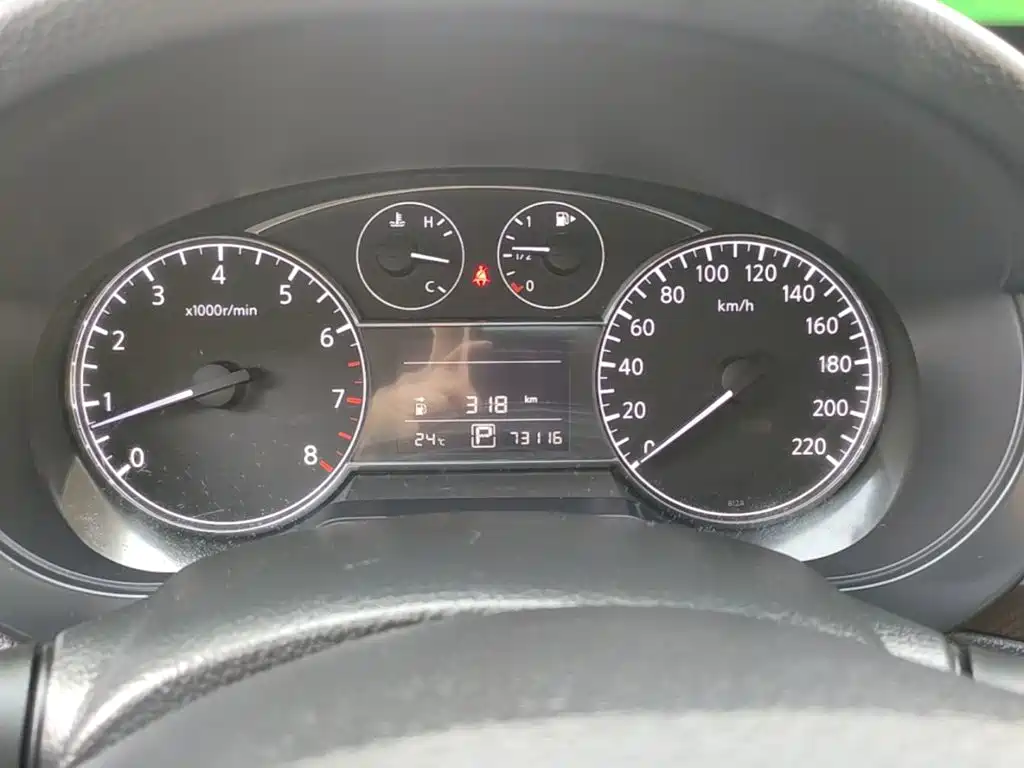 Nissan Tiida — миниатюра 12