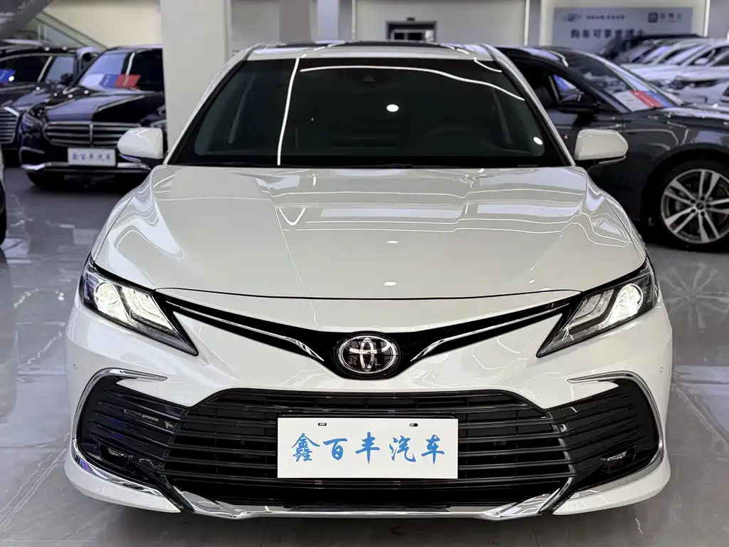 Toyota Camry — миниатюра 2