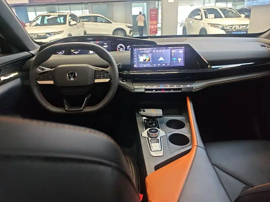Changan UNI-V iDD — миниатюра 10