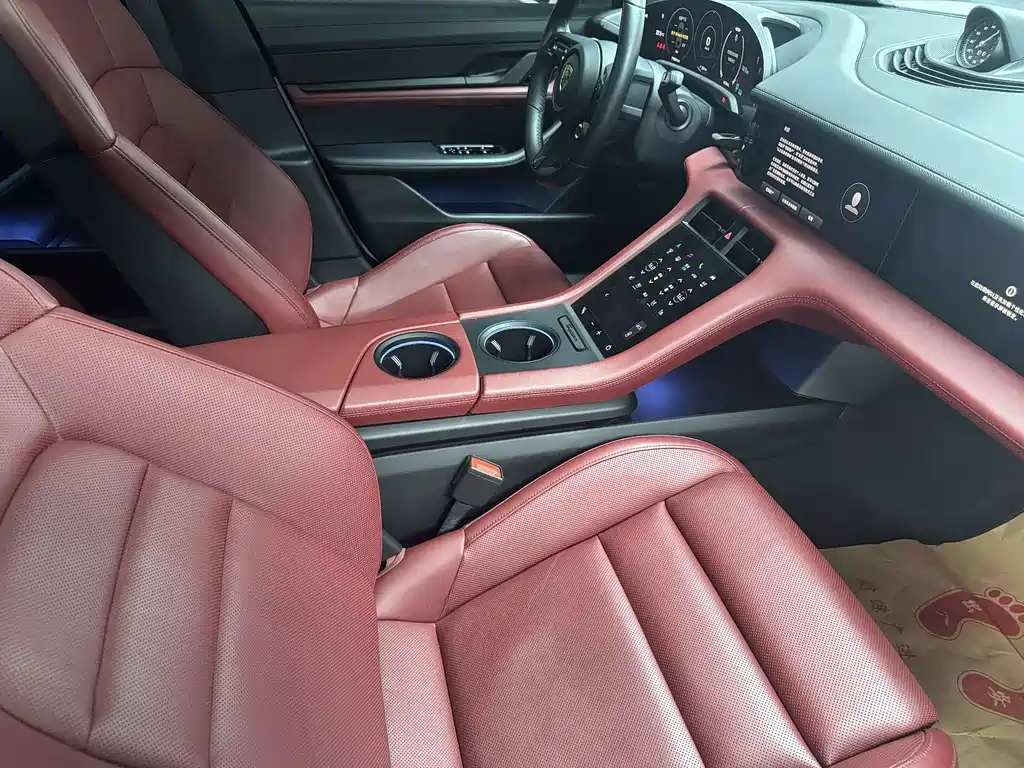 Porsche Taycan — миниатюра 10