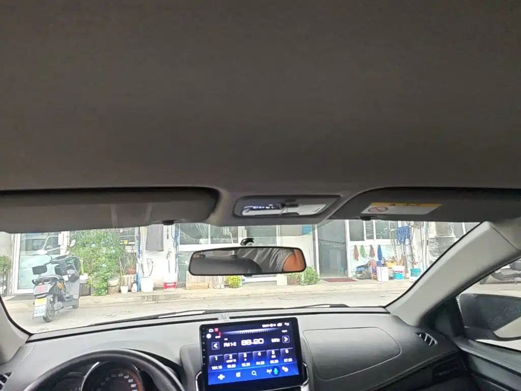 Toyota Yaris L — миниатюра 18