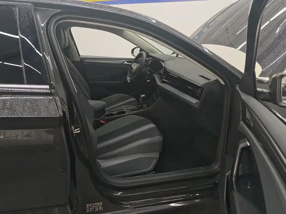Volkswagen Sagitar — миниатюра 8